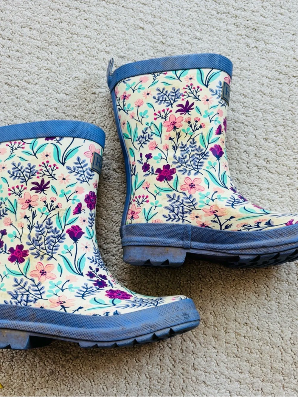 HatLey Kids Floral Rain Boots in Cream and Purple
